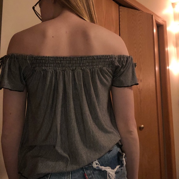 American Eagle Striped Off The Shoulder Top - Picture 4 of 5